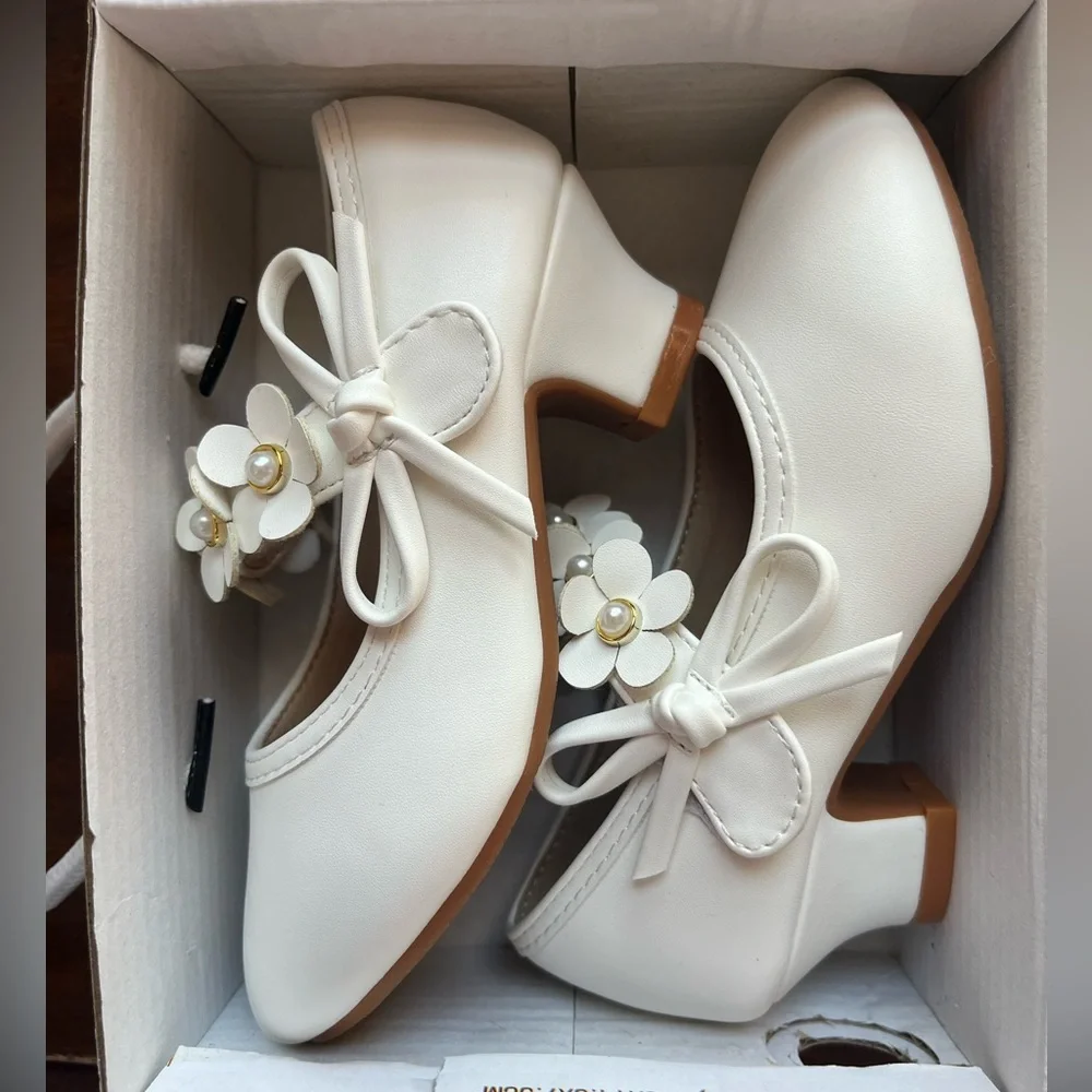 Toddler Girls White Flower Pearl Ankle Strap Shoes